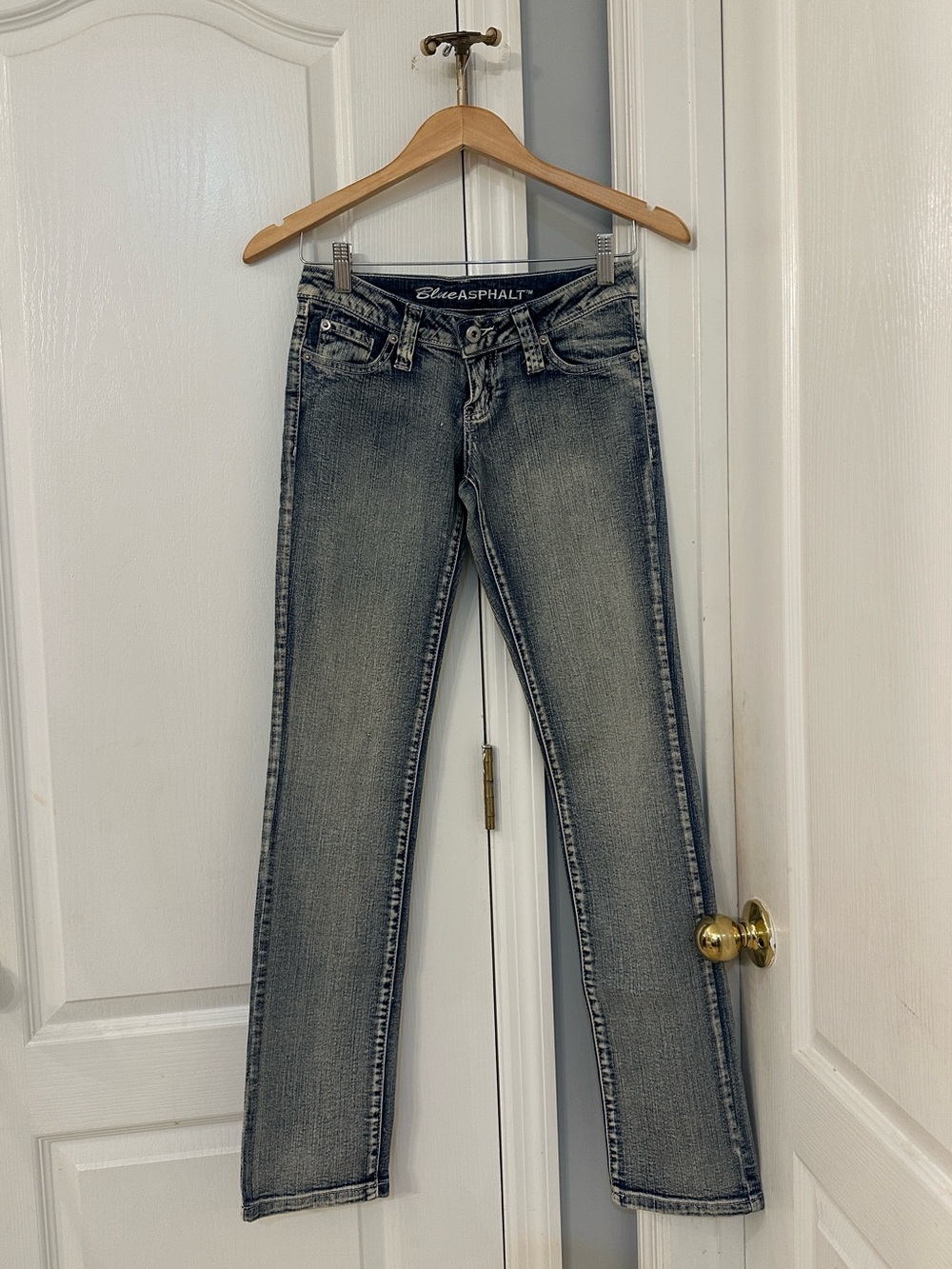 Blue Asphalt Women's Faded Grey Skinny Jeans